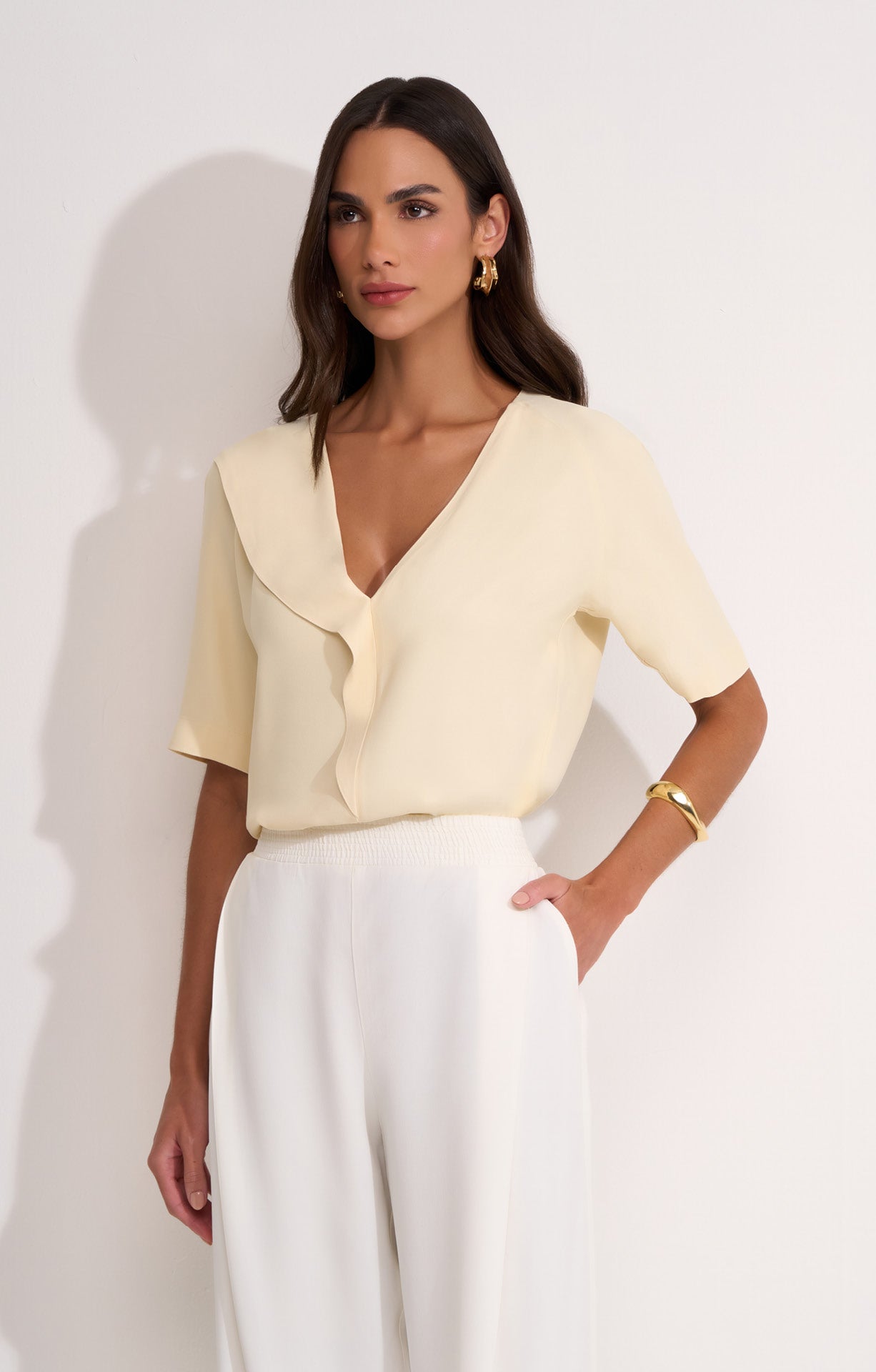 AMARELO