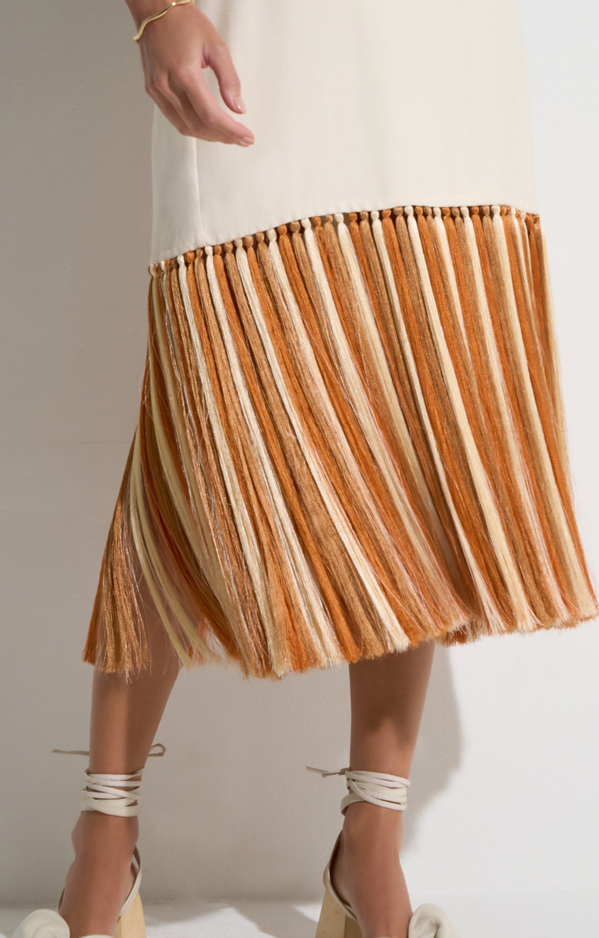 OFF WHITE