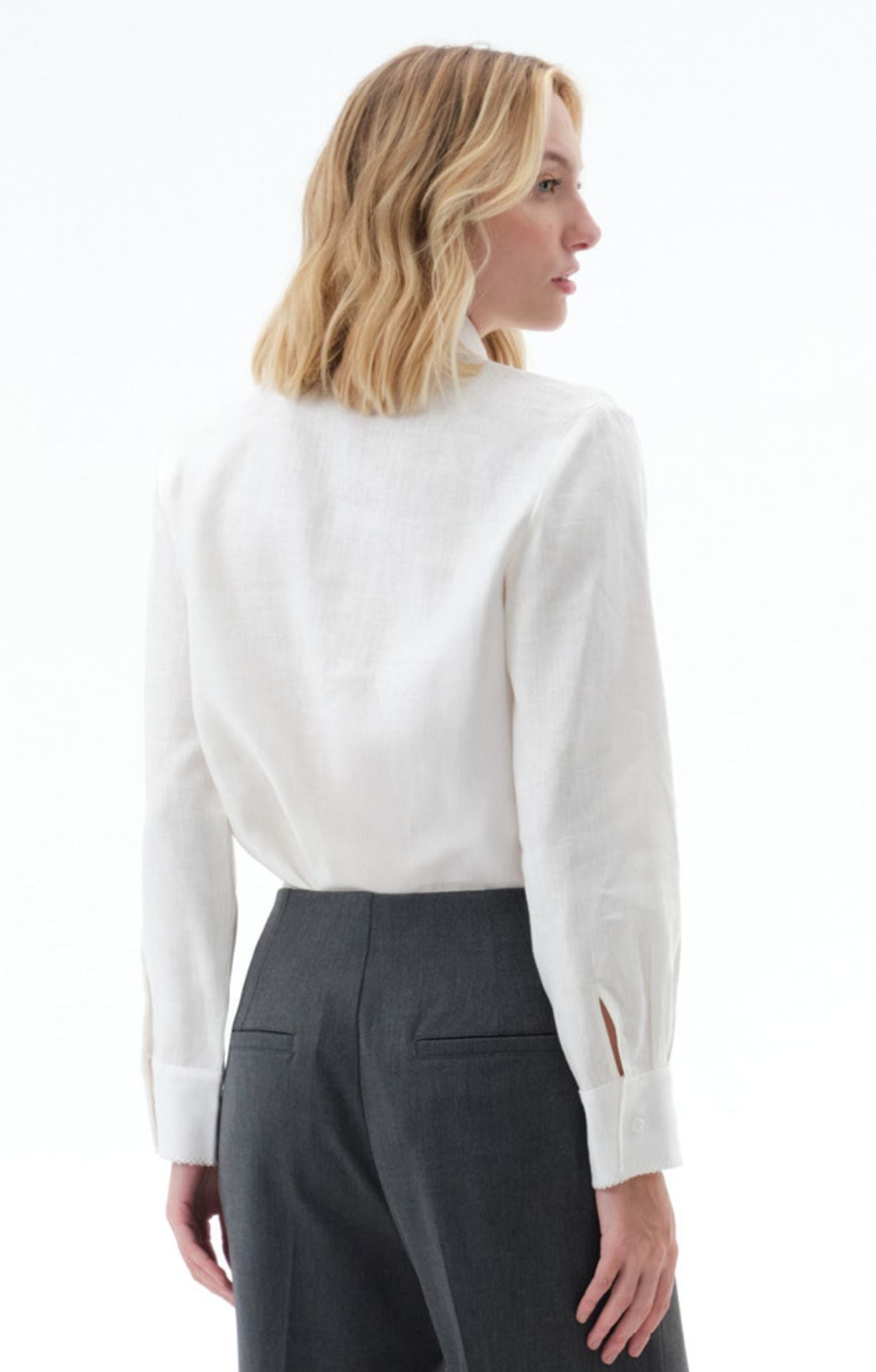 OFF WHITE