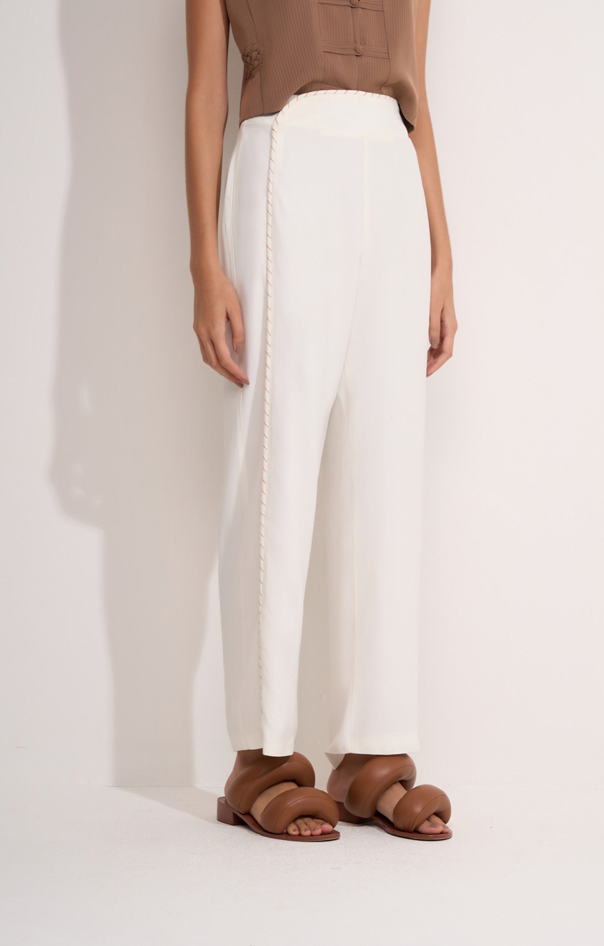 OFF WHITE