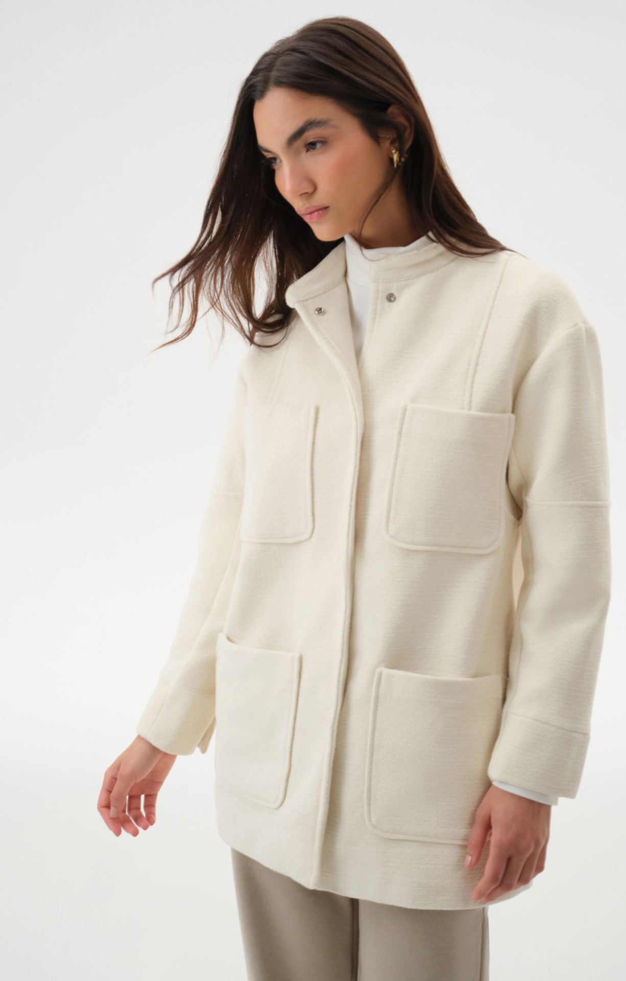 OFF WHITE
